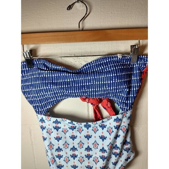 ☀️NWT Cupshe Paisley print Cut Out One Piece Swimsuit, women's M - Picture 3 of 10